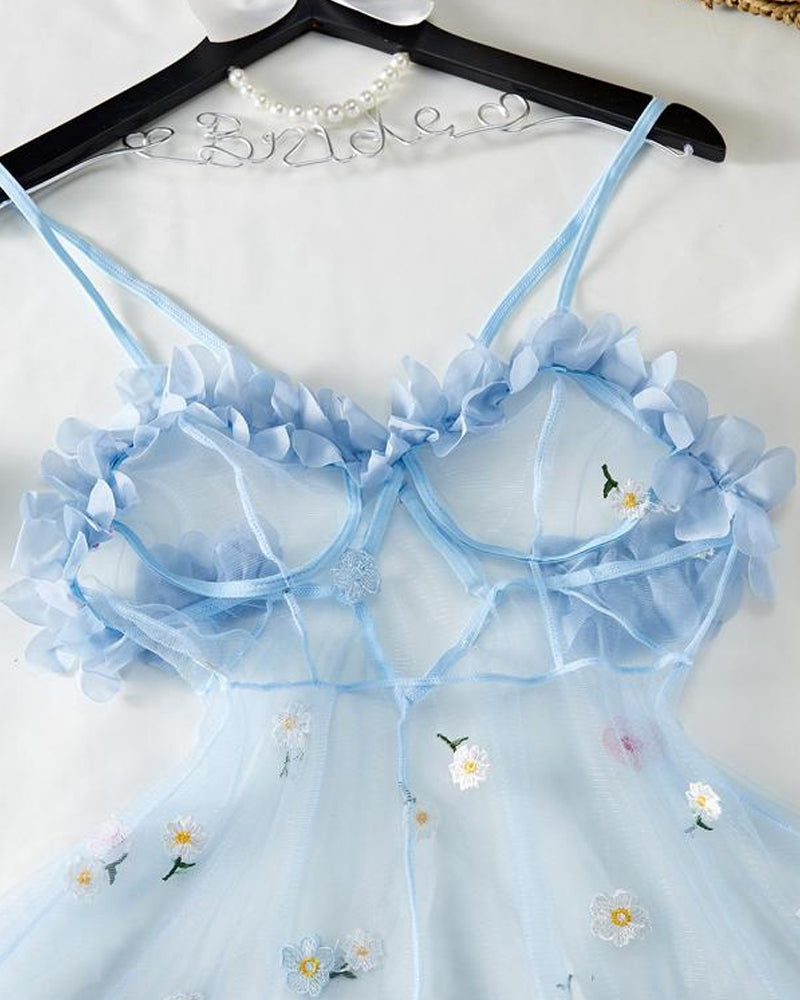 Vestido con ligas de encaje floral 3D y malla transparente sexy