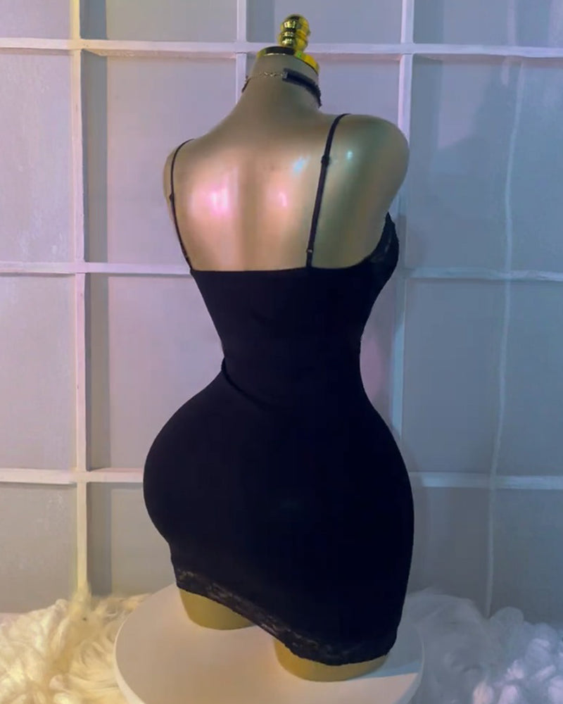 Vestido Sexy con Liguero de Encaje con Calaveras Negras