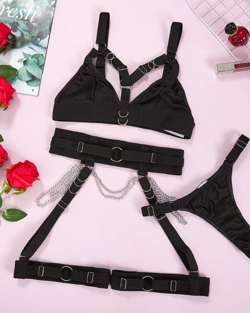 Conjunto Sexy de Tres Piezas con Cadenas Metálicas, Cinturón y Aros de Pierna Ajustables
