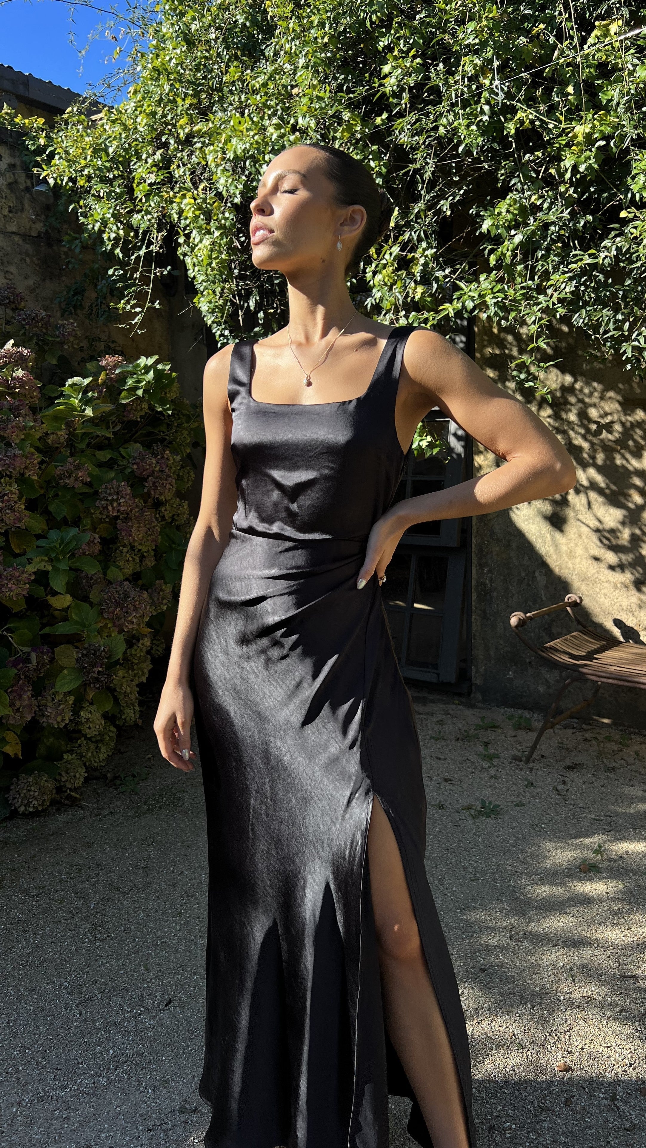 Alaria Maxi Dress – Sleek Elegance with Effortless Glamour