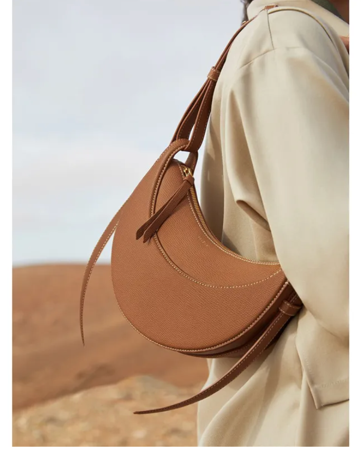 Clarette™ Bag – Half-Moon Elegance with Everyday Versatility