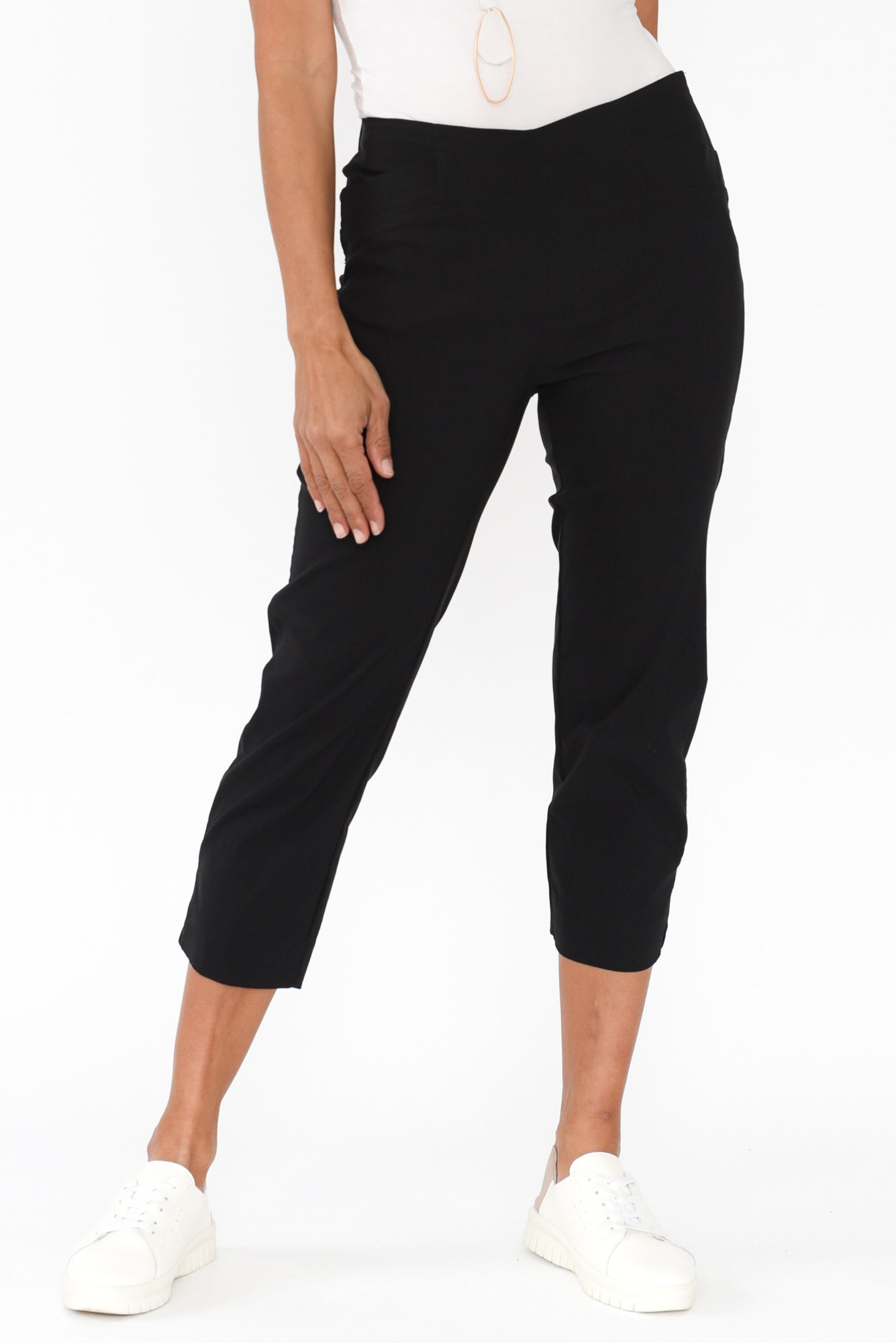 Pantalones capri negros elásticos Cody