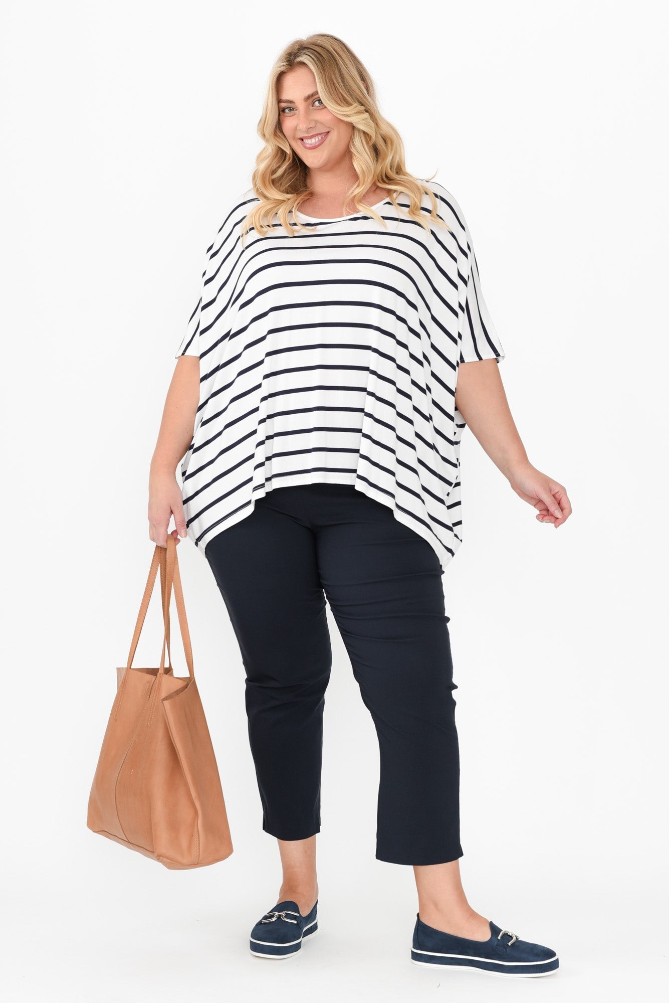 Pantalones capri elásticos azul marino Cody