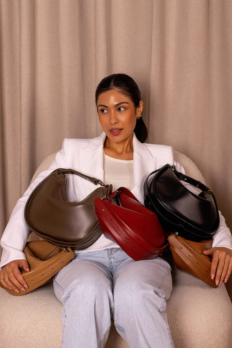 Luna™ Drop Bag – Sculptural Elegance with Modern Edge