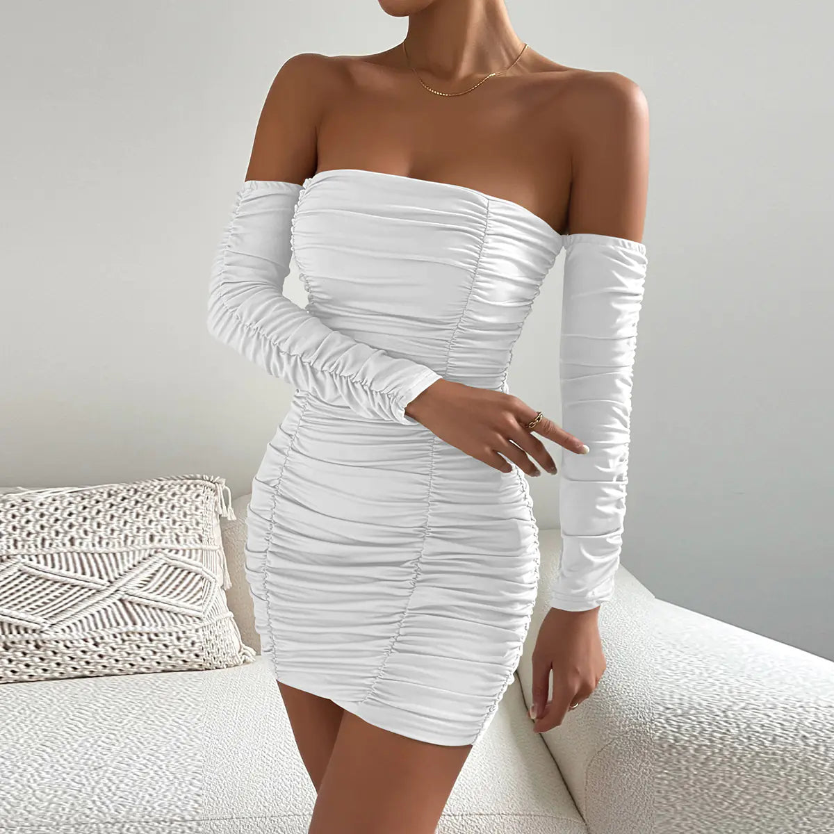One-Shoulder Body-Fitting Dress