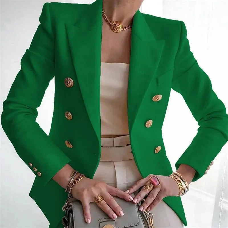 Blazer femenino elegante con hebilla metálica