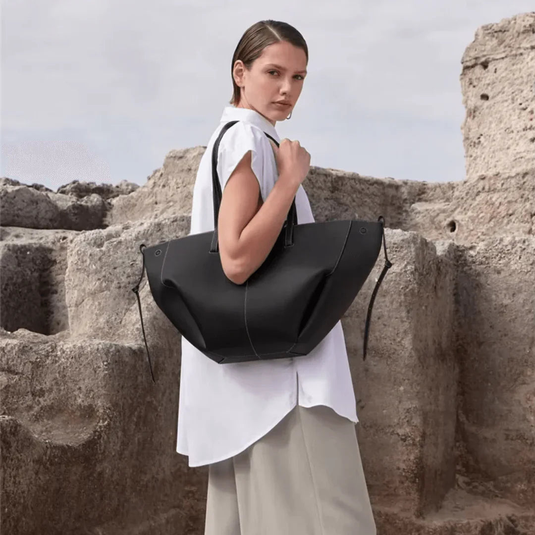Elise™ Tote Bag – Metropolitan Glamour with Everyday Functionality