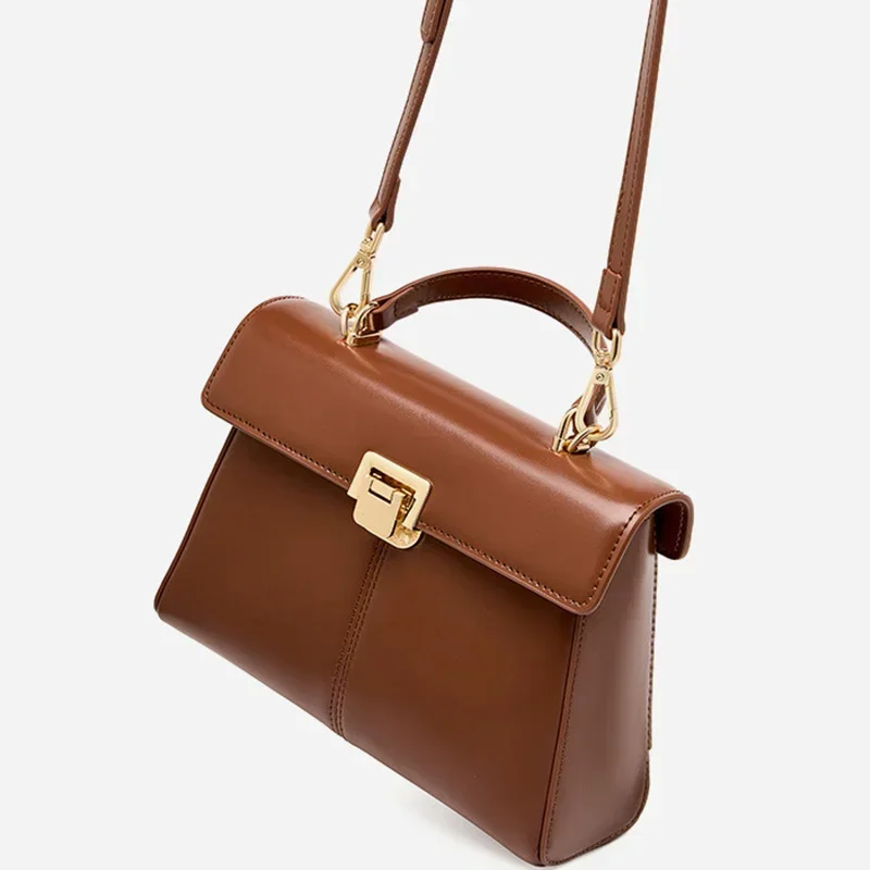 Amara Bag – Versatile Elegance with Everyday Practicality