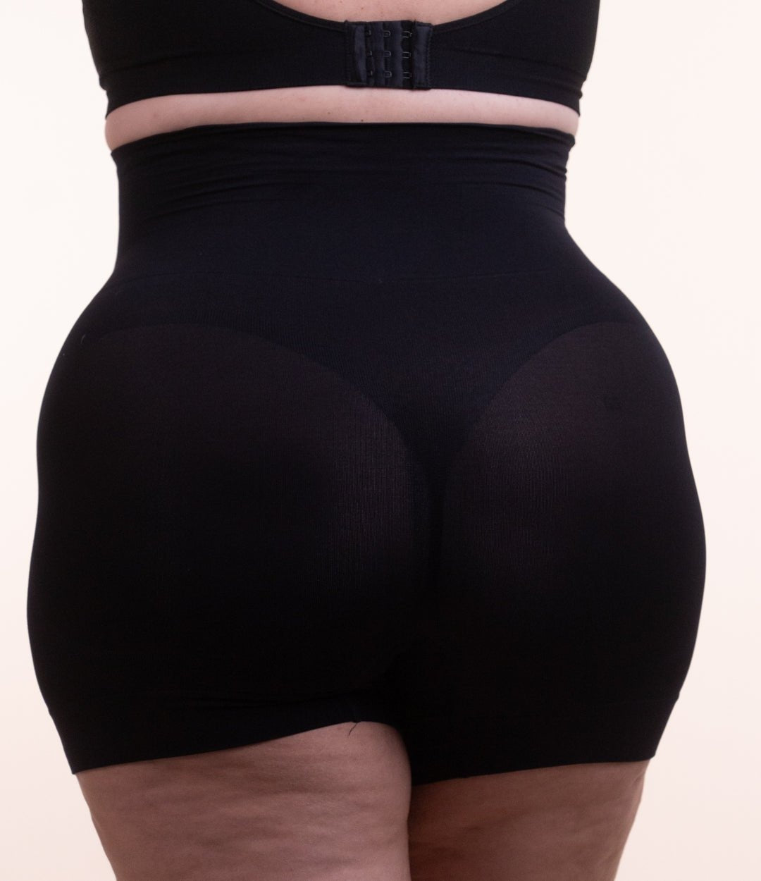 Mid Shaper – Short Fajero de Cintura Media con Silicón