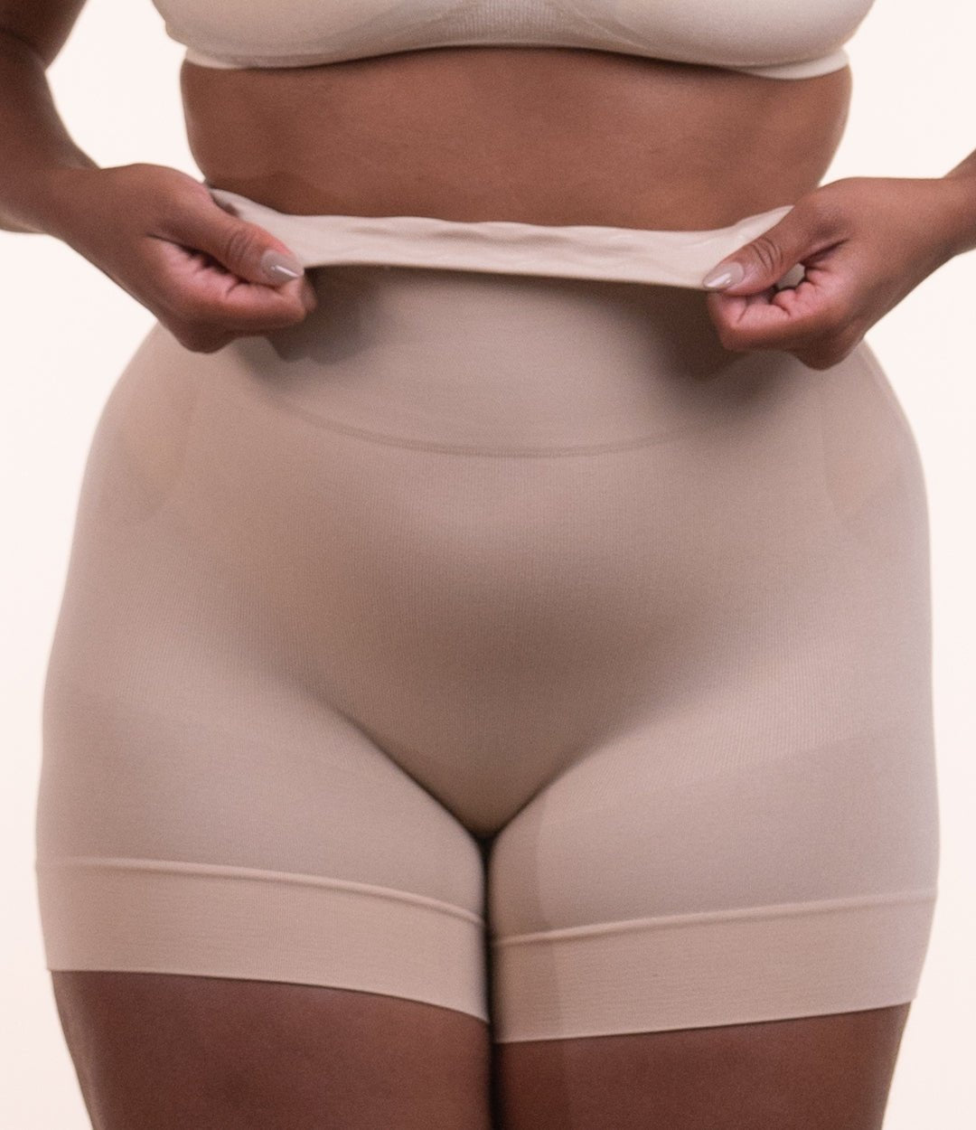 Mid Shaper – Short Fajero de Cintura Media con Silicón