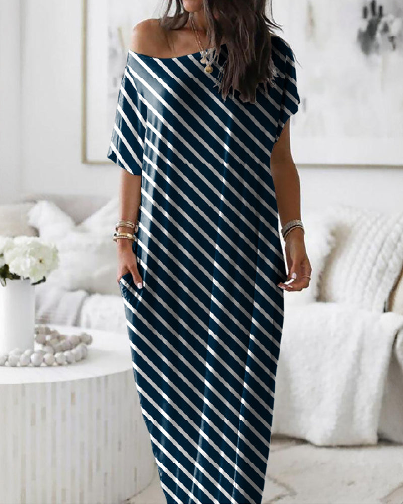 Pijama de una pieza con encaje, cuello halter, sin espalda y entrepierna abierta