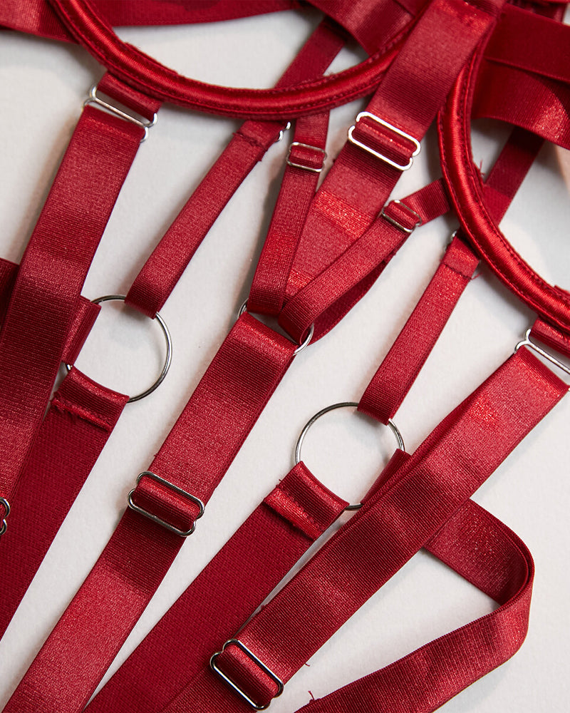 Body Sexy con Aberturas y Tirantes Anchos Ajustables