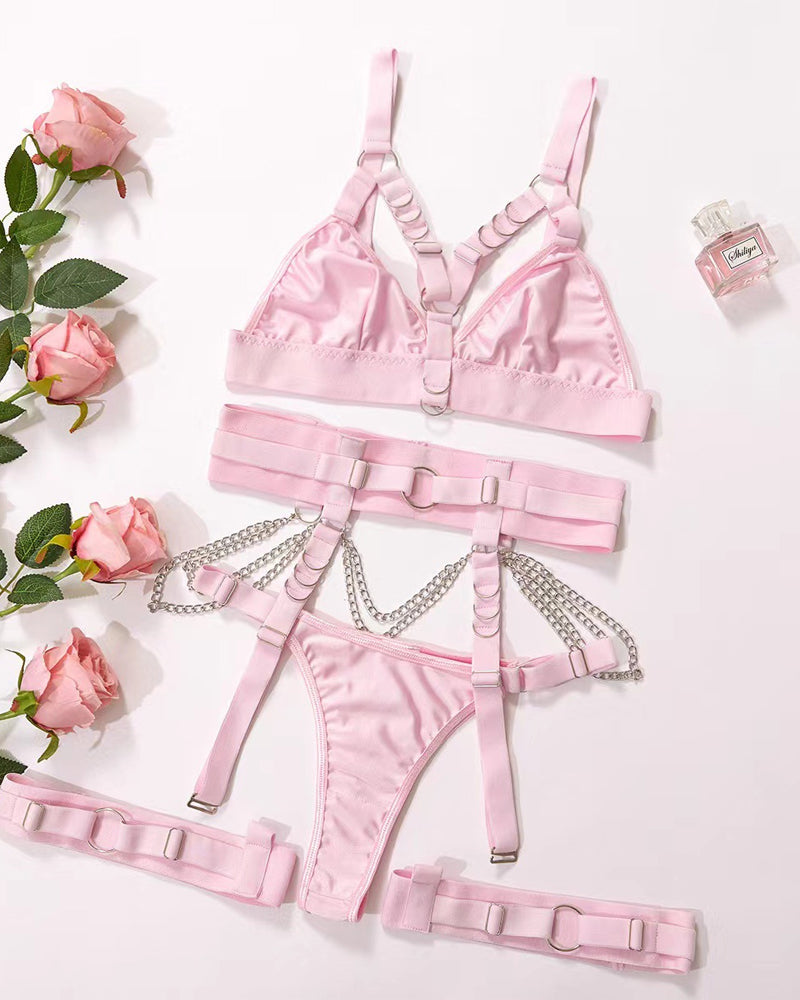 Conjunto Sexy de Tres Piezas con Cadenas Metálicas, Cinturón y Aros de Pierna Ajustables