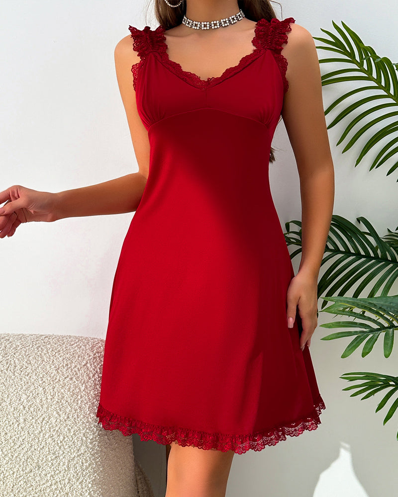 Camisón de Encaje con Diseño de Mariposa y Abertura Alta en la Espalda en V Sexy