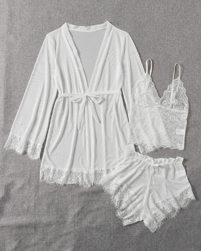 Pijama Sexy de Tul y Encaje de Tres Piezas