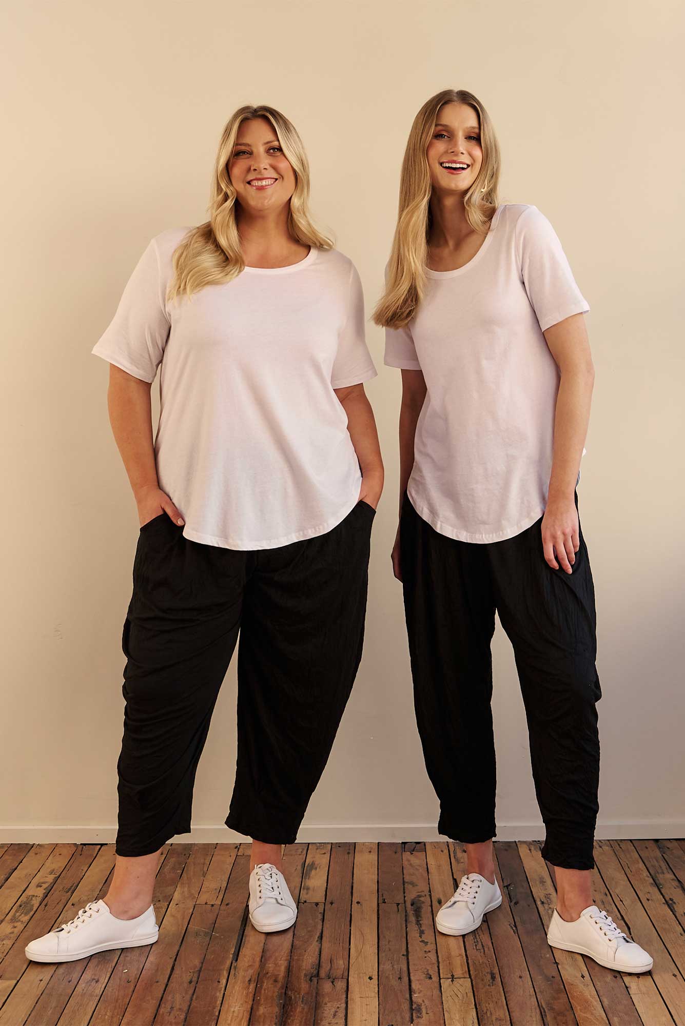 Pantalones Rylee de algodón arrugado negros