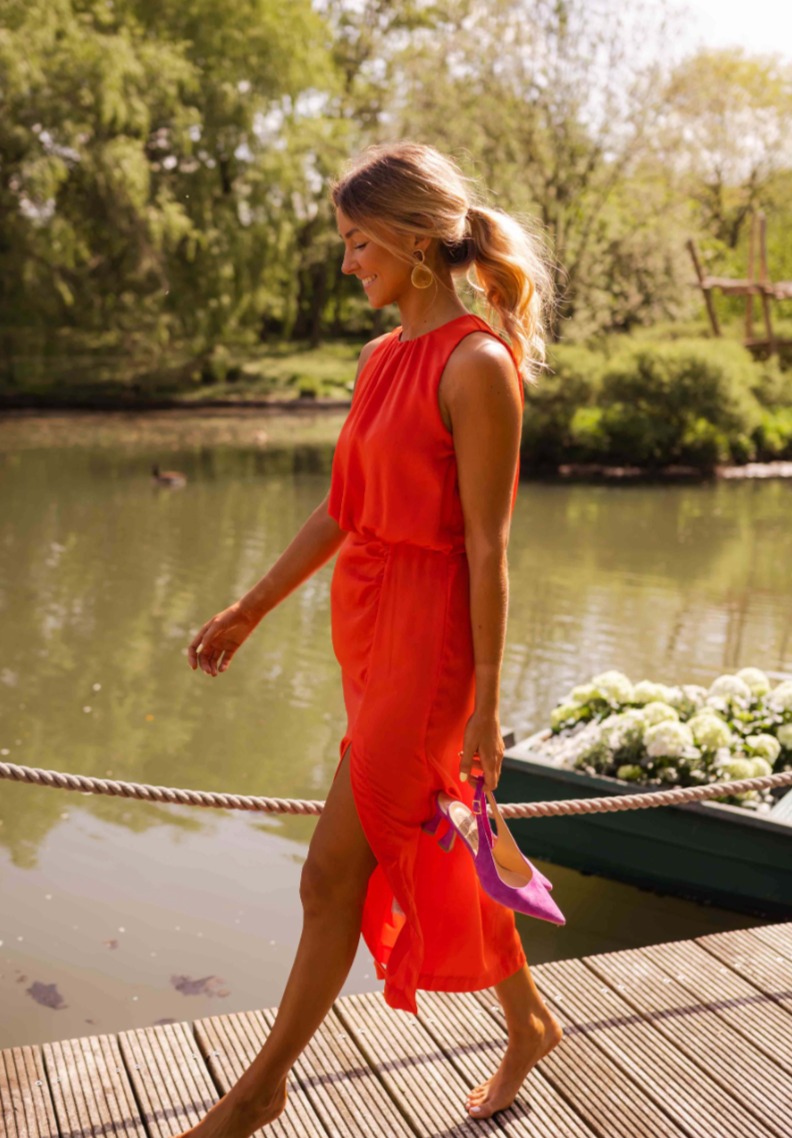 Anna™ | Sleeveless high neck midi dress