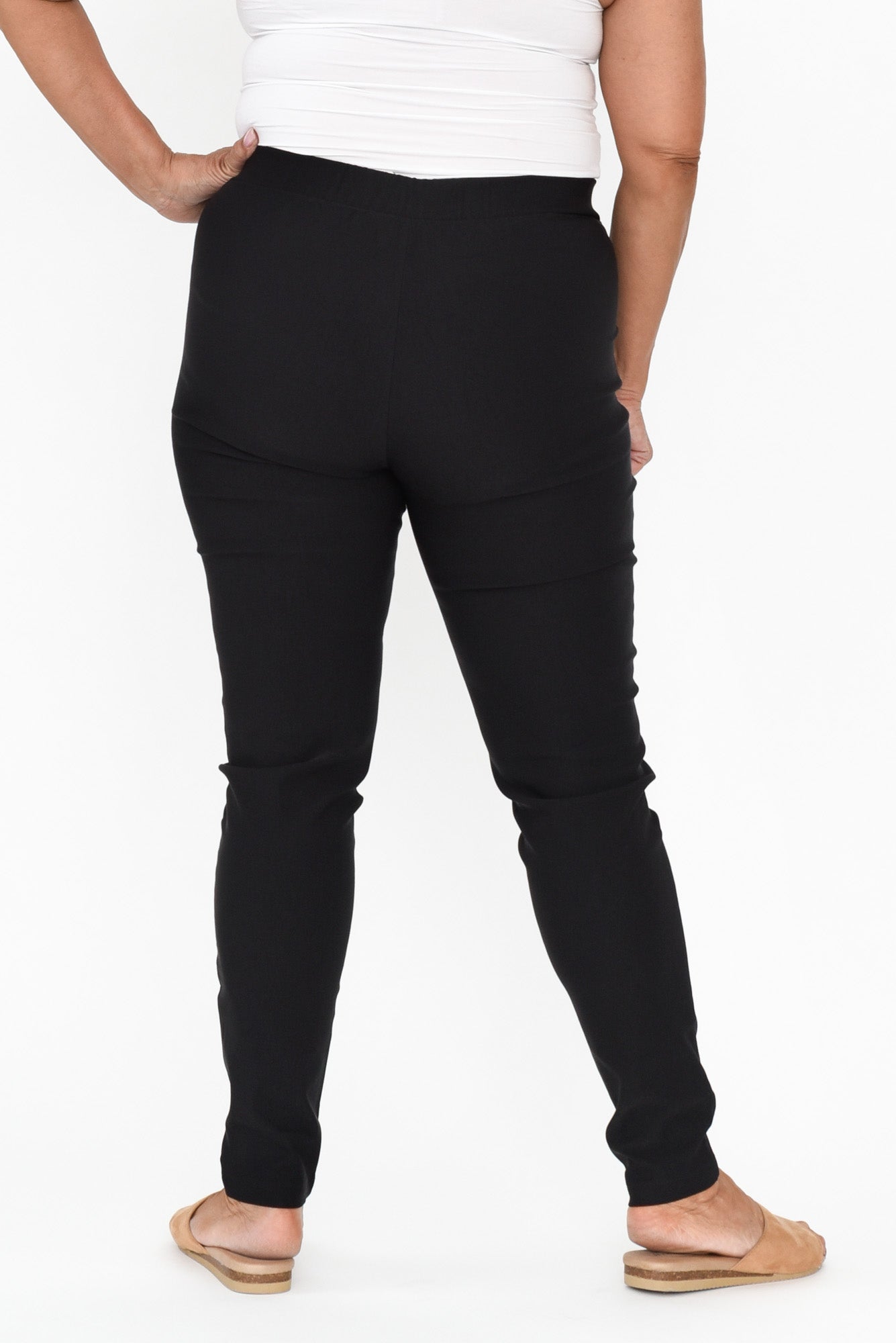 Pantalones rectos negros Olympi