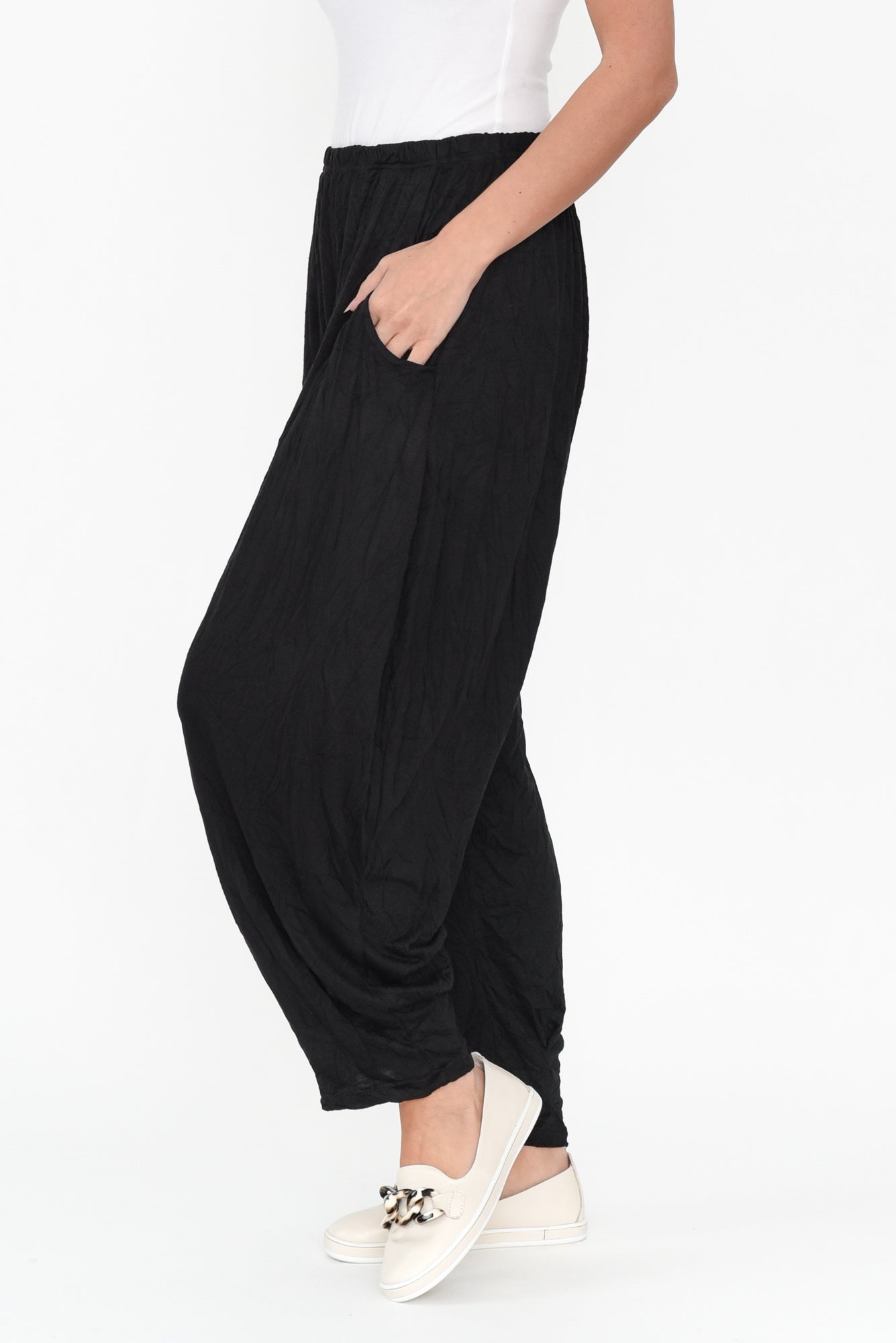 Pantalones Rylee de algodón arrugado negros