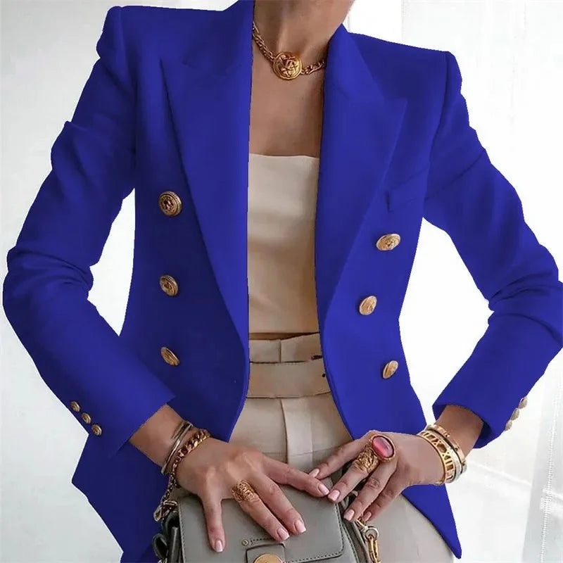 Blazer femenino elegante con hebilla metálica