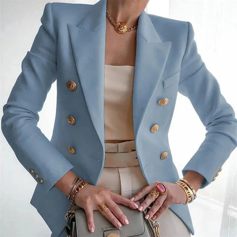 Blazer femenino elegante con hebilla metálica