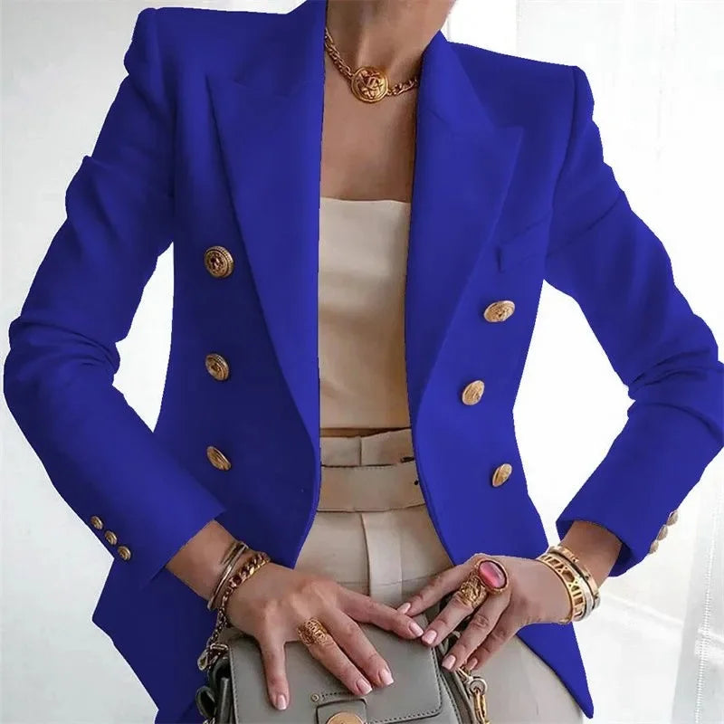 Blazer femenino elegante con hebilla metálica