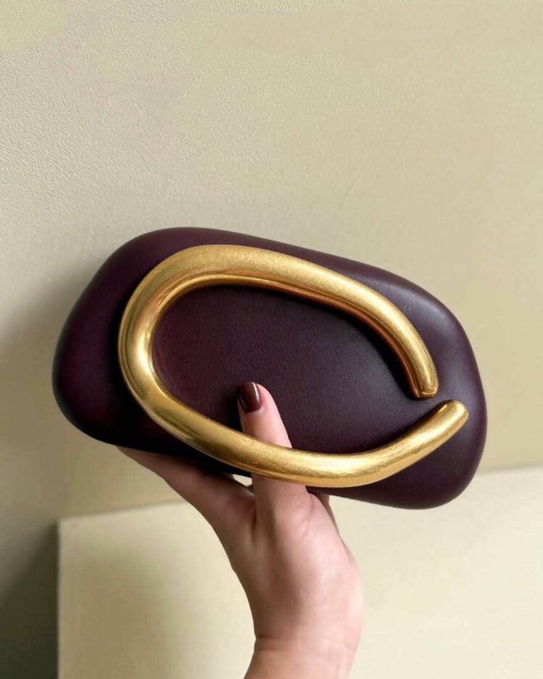 Nara™ Box Clutch – Timeless Elegance with Modern Glamour