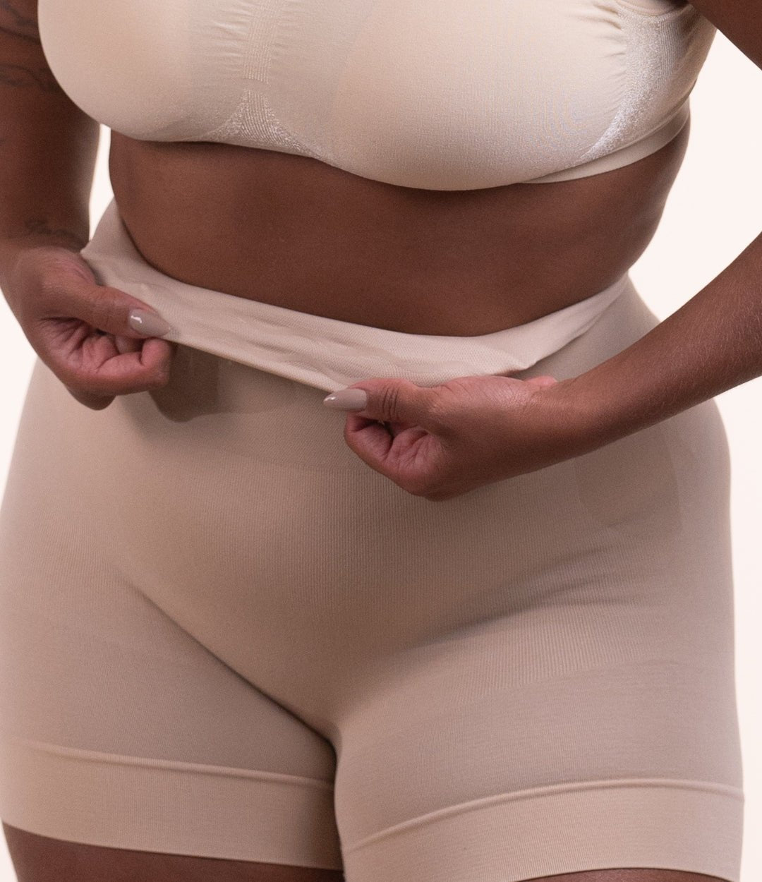 Mid Shaper – Short Fajero de Cintura Media con Silicón